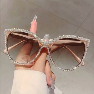 Chic Rhinestone-Studded Sunglasses